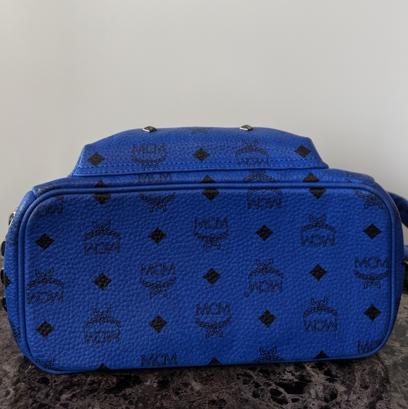 ☑️SOLD - MCM Stark Studded Backpack - Picture 3 of 10